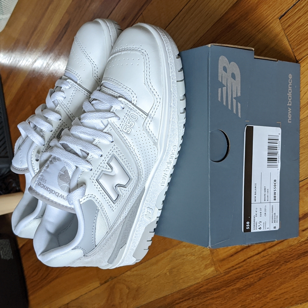 New Balance 550 - Womens 6.5